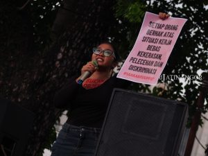 Perempuan dalam Aksi