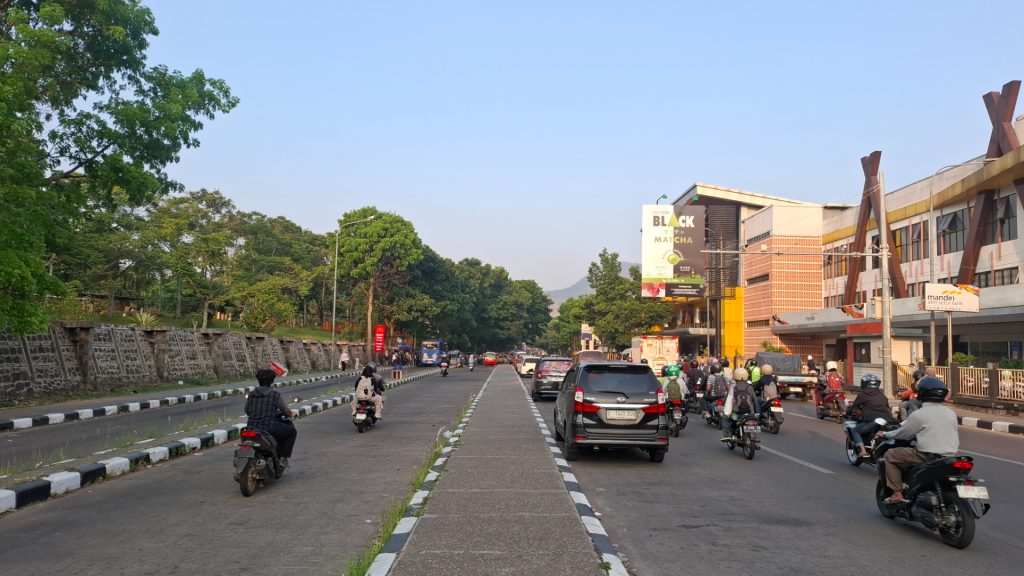 ETLE di depan Unpad Jatinangor