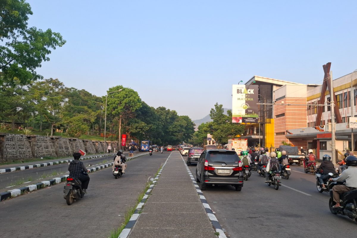 ETLE di depan Unpad Jatinangor